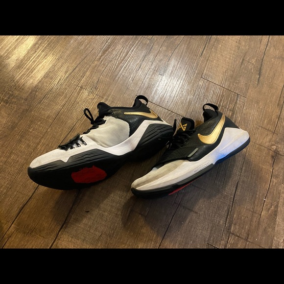 Nike ID Paul George Basketball Shoes, Size 13 - Picture 4 of 5